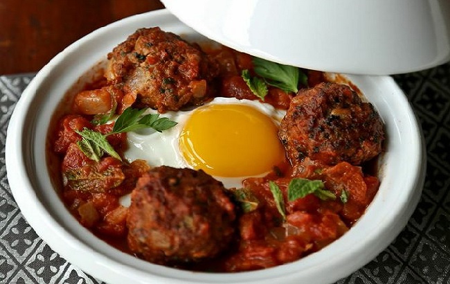 Tajine de kefta aux oeufs