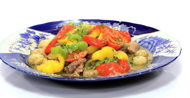 Tajine de viande aux poivrons et champignons